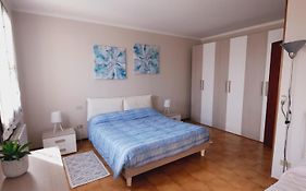 Eve House Gardalake